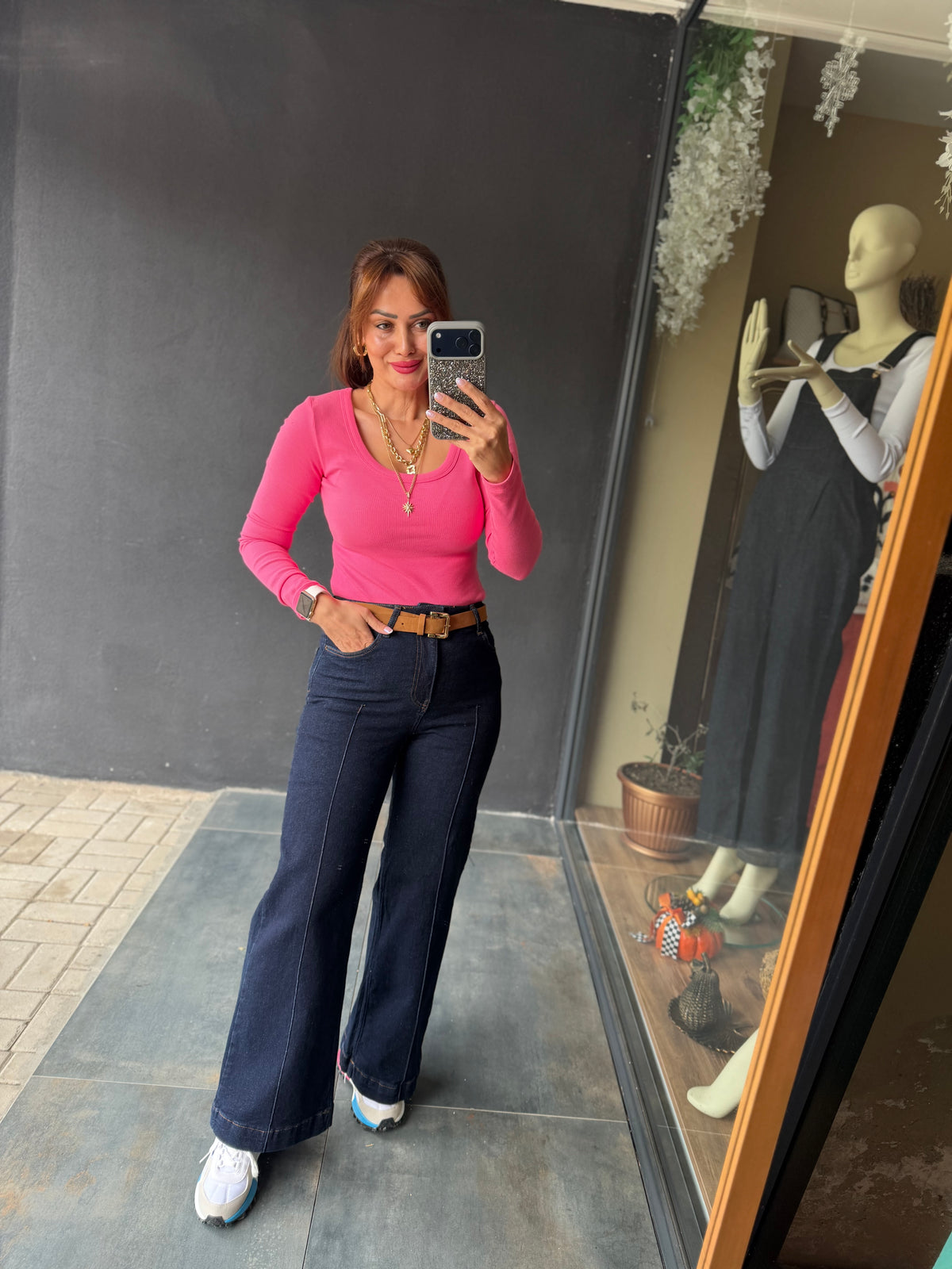 Norevia Pembe U Yaka Body