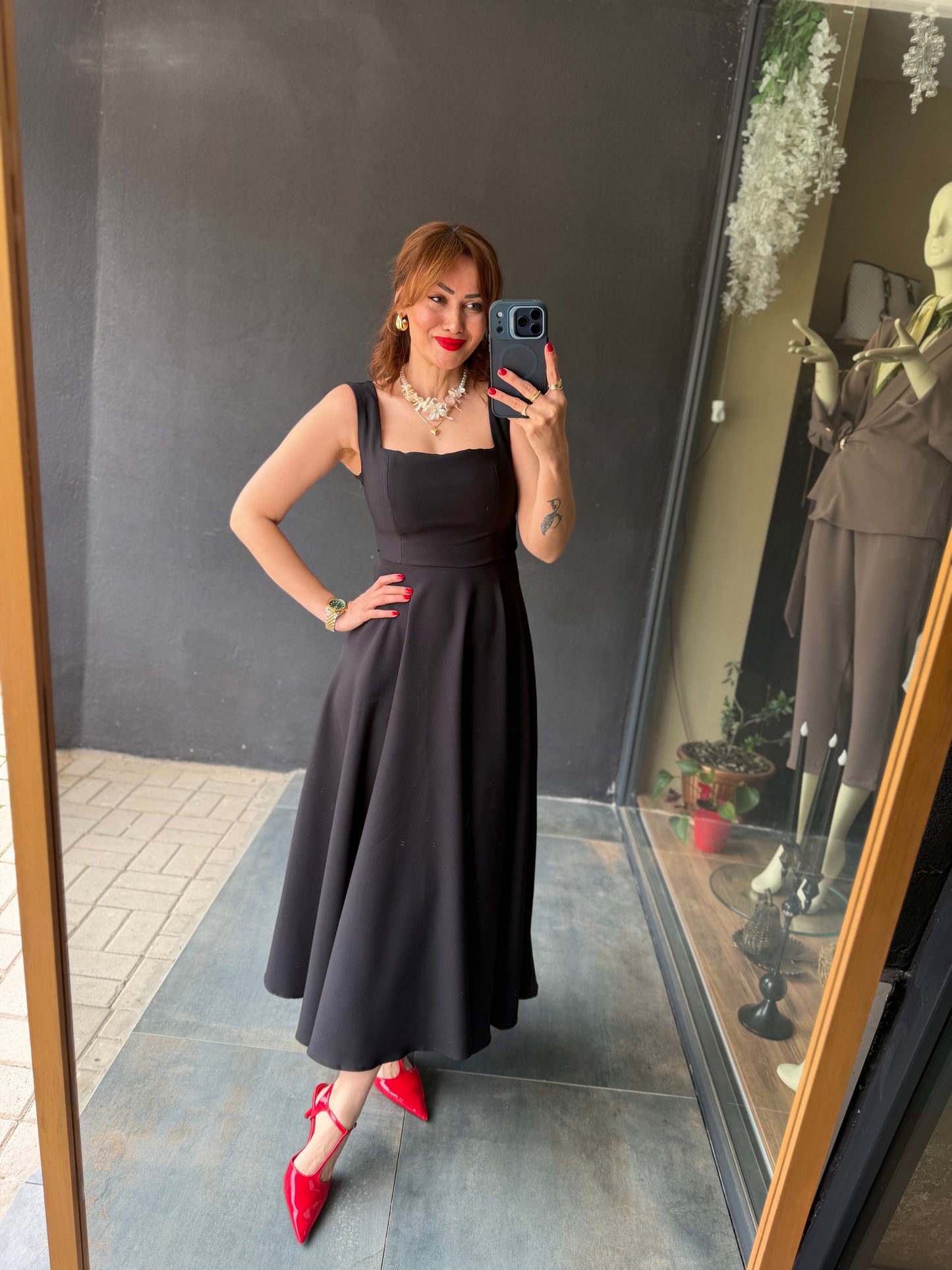 Mathilda Siyah Midi Elbise