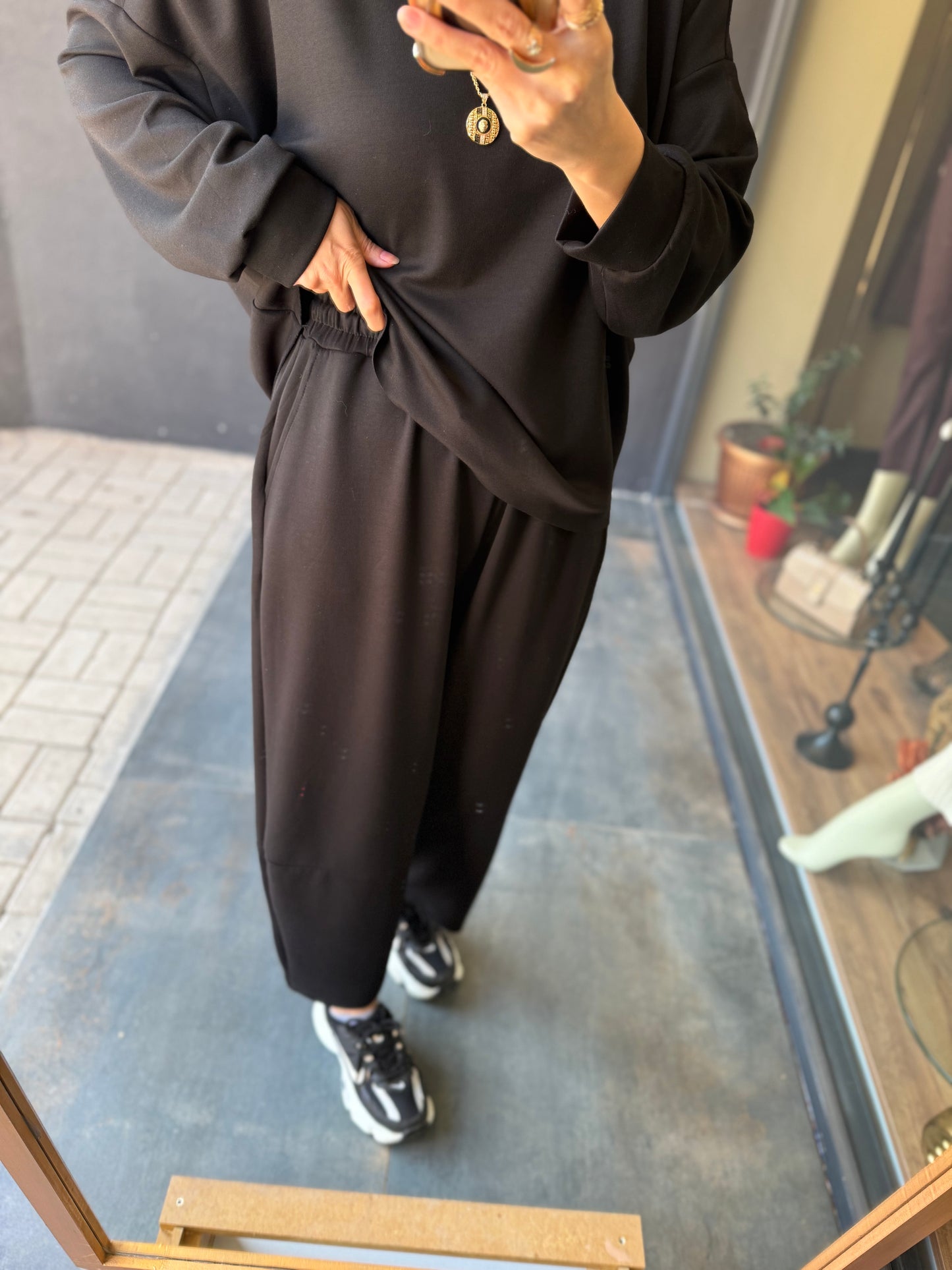 Şayza Siyah Armalı Takım